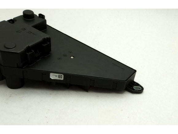 BMW 650i Trunk Fuse Box