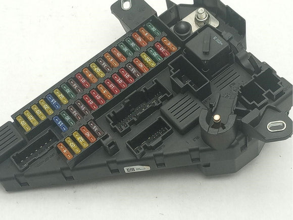 BMW 650i Trunk Fuse Box