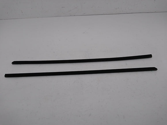 BMW 650i Pair Of Door Window Seal Moldings