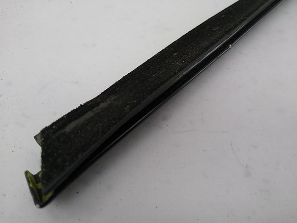 BMW 650i Pair Of Door Window Seal Moldings