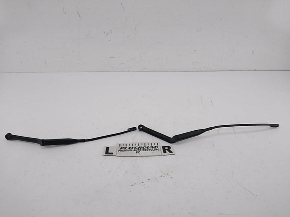 BMW 323i Pair Of Front Wiper Arms