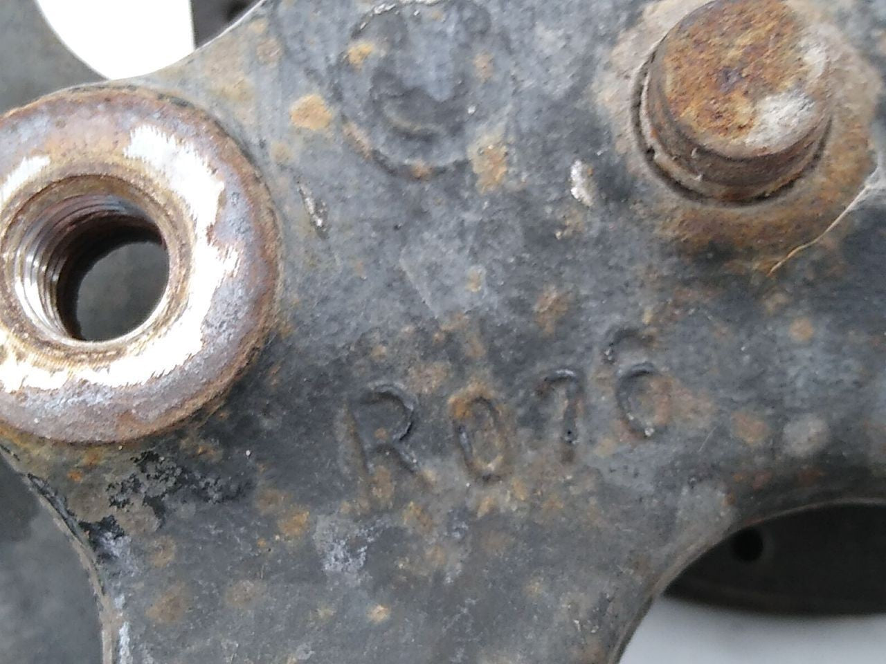 BMW 328i Passenger Right Front Spindle Knuckle Hub