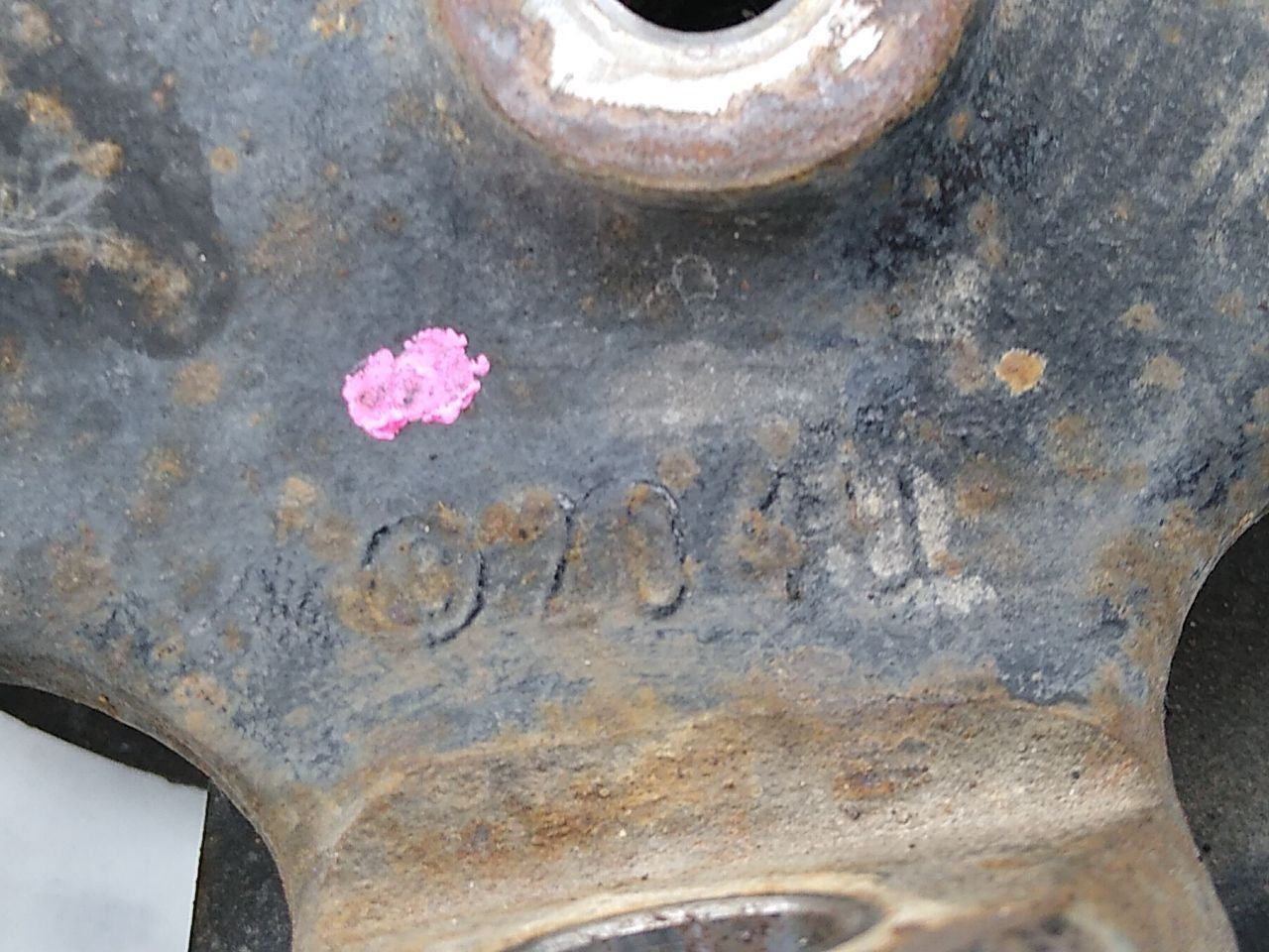 BMW 328i Passenger Right Front Spindle Knuckle Hub