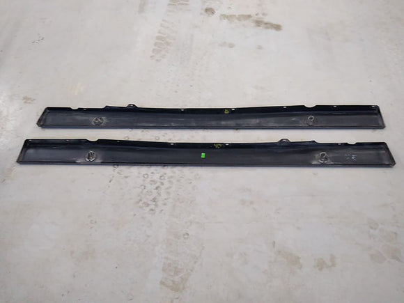 BMW 328i Pair Of Rocker Panel Side Skirt Moldings