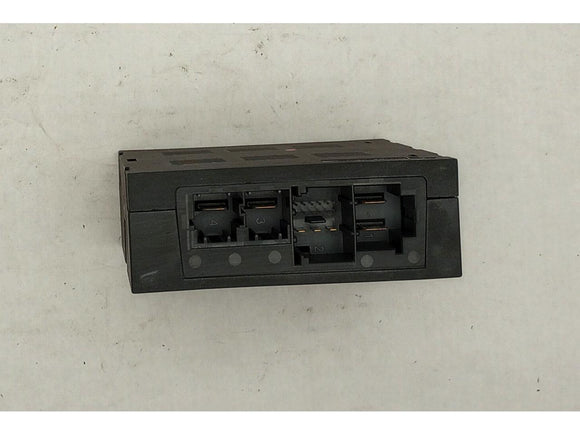 BMW 650i Integrated Power Supply Fuse Box