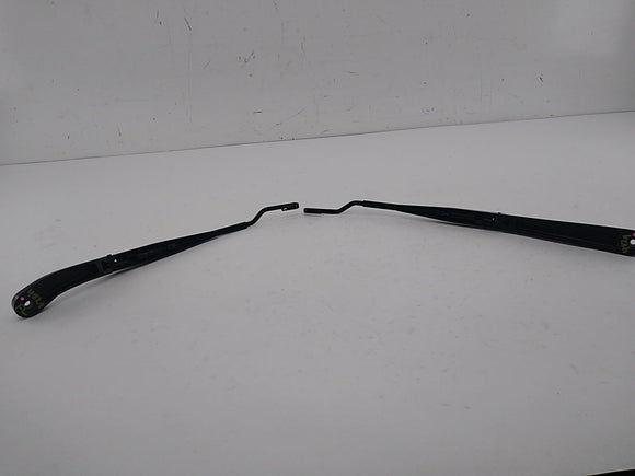 Saab 9-3 Pair Of Windshield Wiper Arms