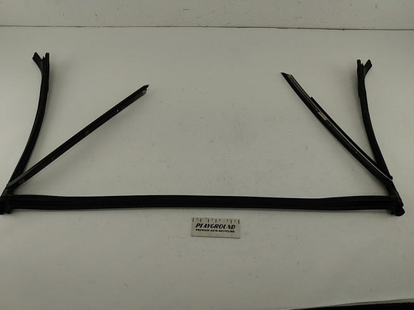 Saab 9-3 Front Windshield Moulding