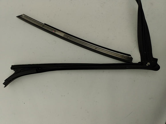 Saab 9-3 Front Windshield Moulding