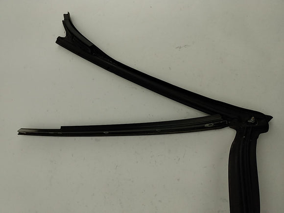 Saab 9-3 Front Windshield Moulding