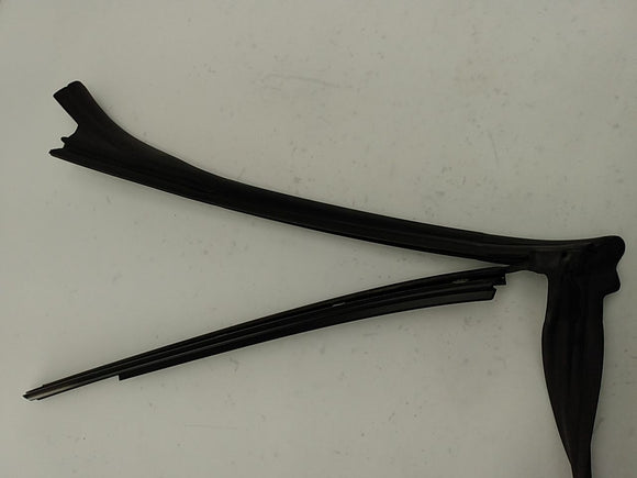 Saab 9-3 Front Windshield Moulding