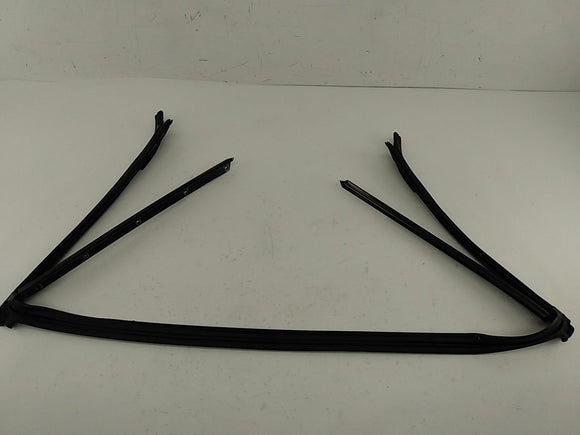 Saab 9-3 Front Windshield Molding Seal