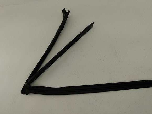 Saab 9-3 Front Windshield Molding Seal