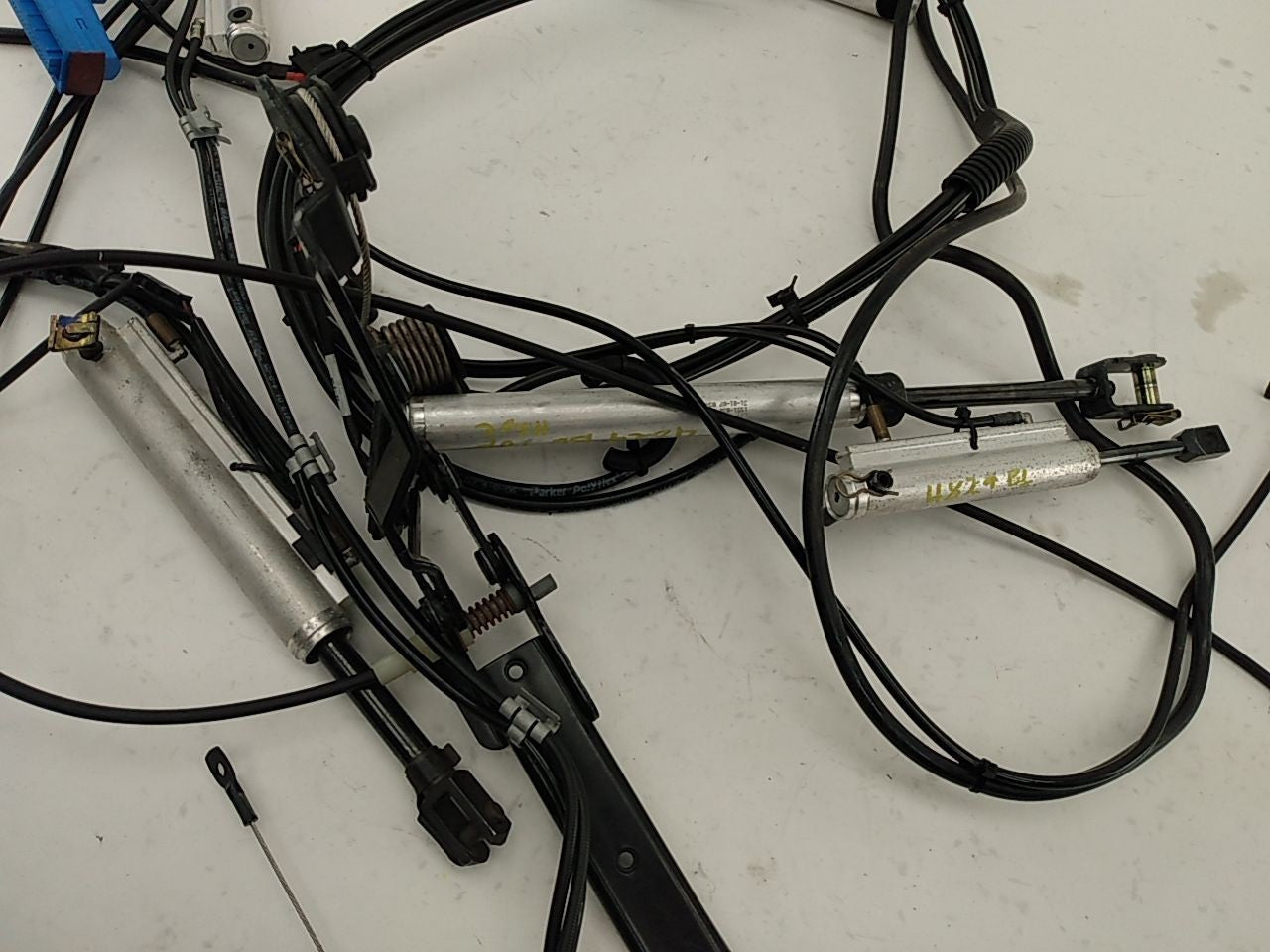 Saab 9-3 Set Of Convertible Top Lift Cylinders & Lines