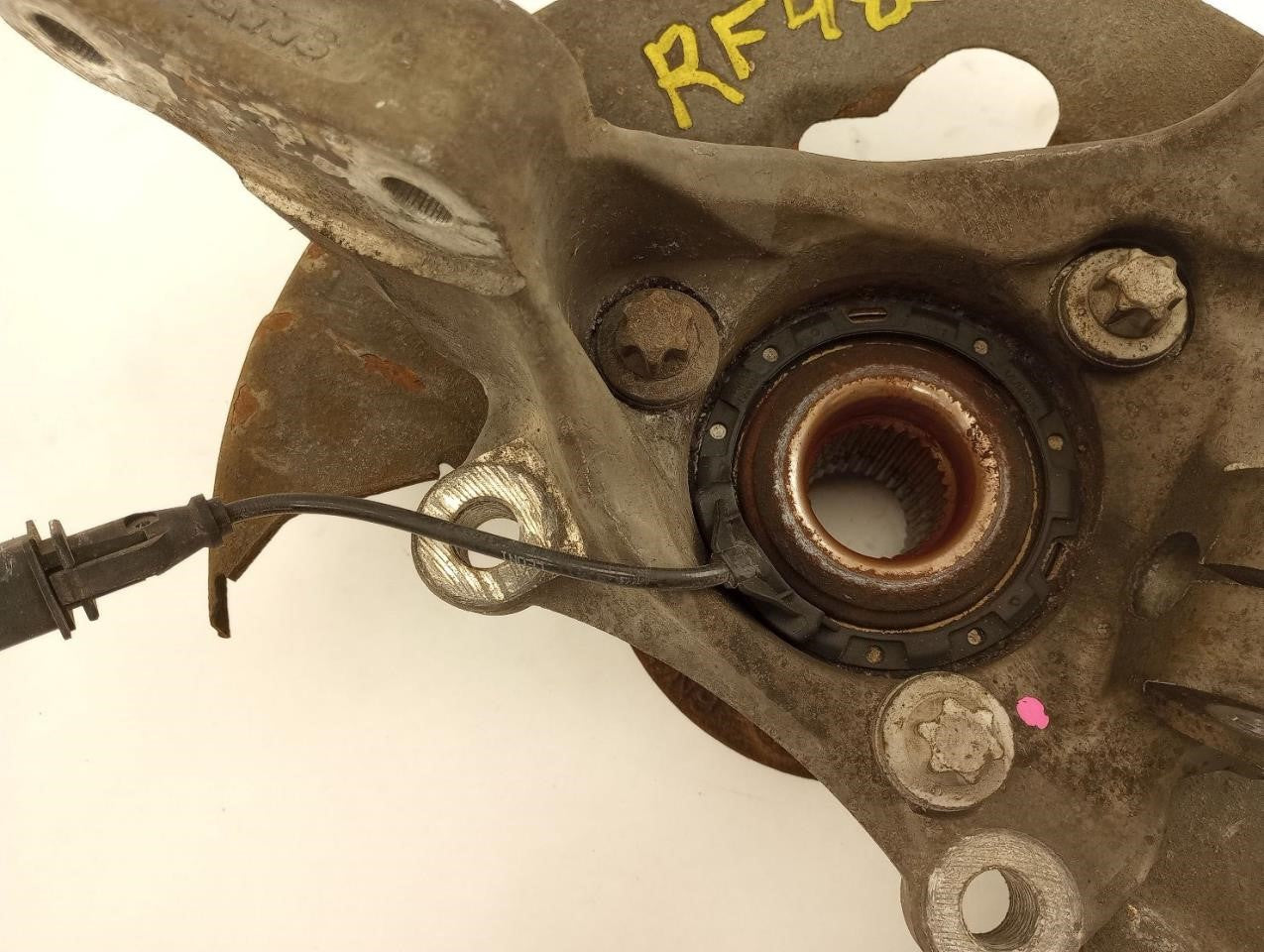 Saab 9-3 Passenger Right Front Spindle Knuckle Hub