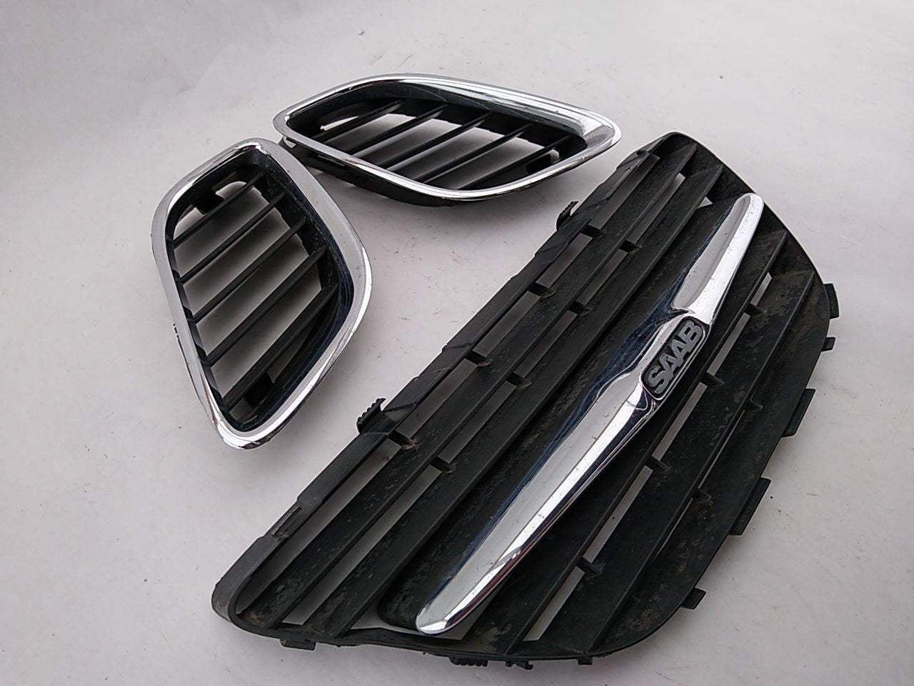 Saab 9-5 Set Of 3 Front Upper Grilles