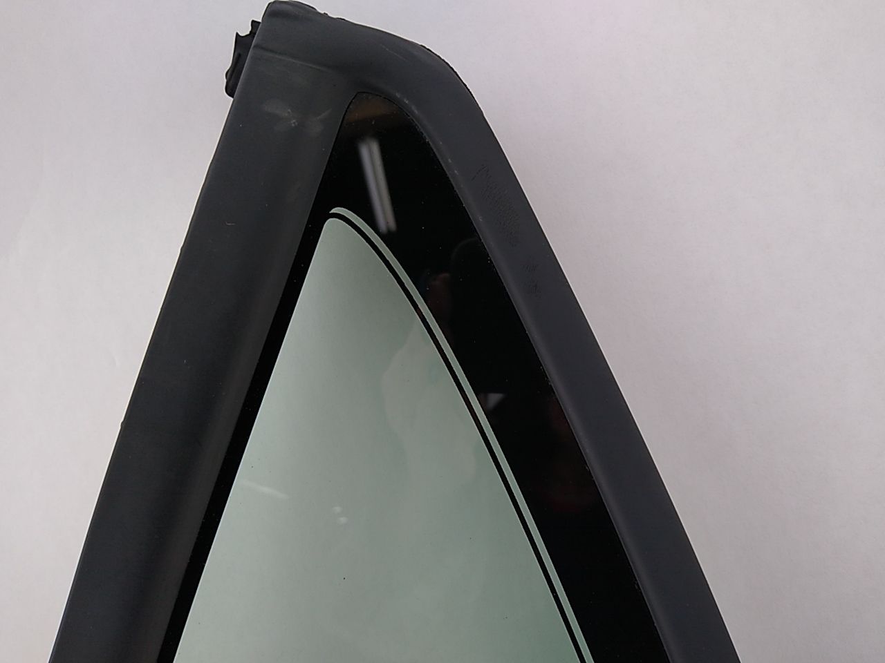 Saab 9-5 Driver Left Rear Door Vent Glass