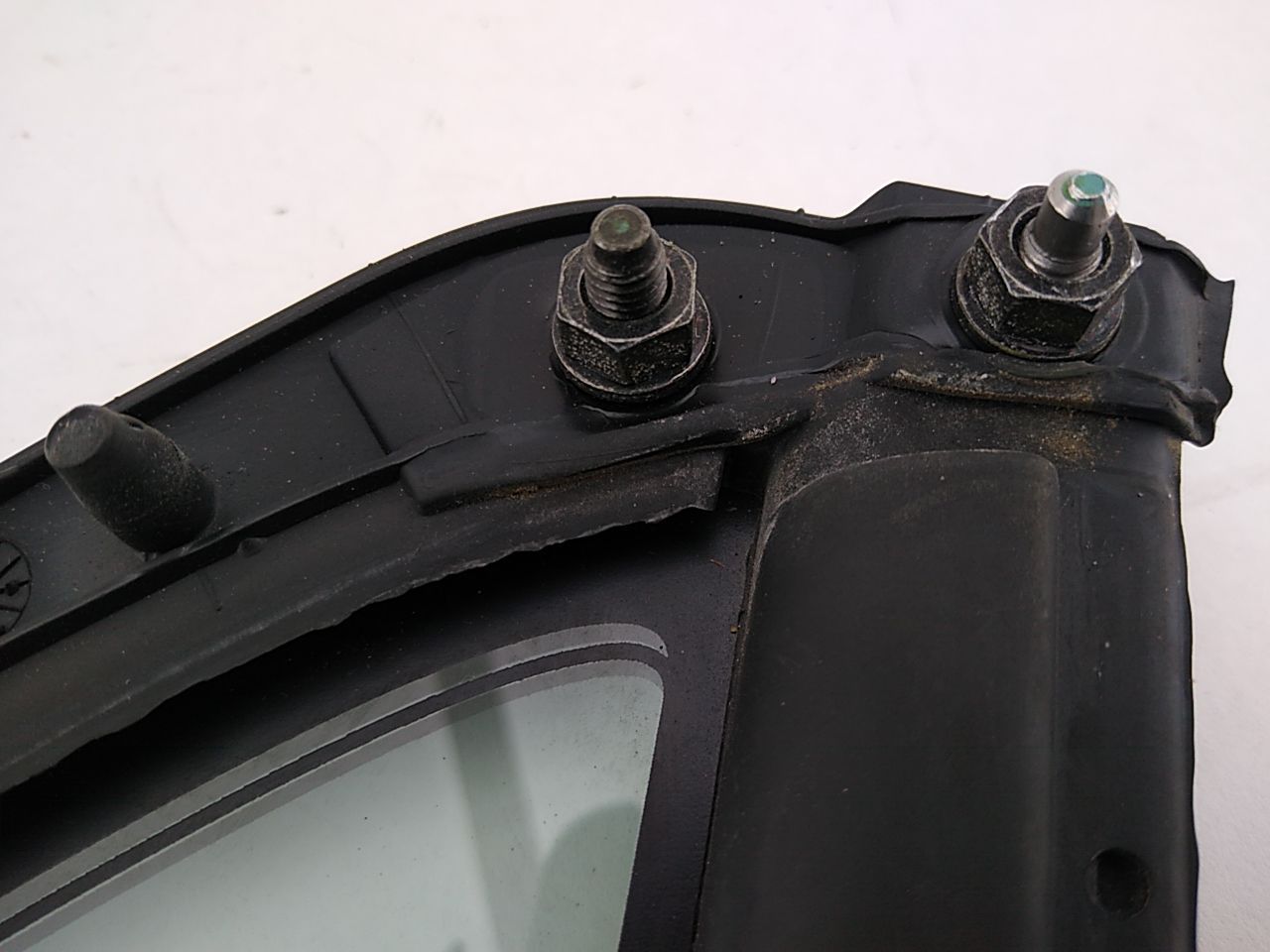 Saab 9-5 Driver Left Rear Door Vent Glass