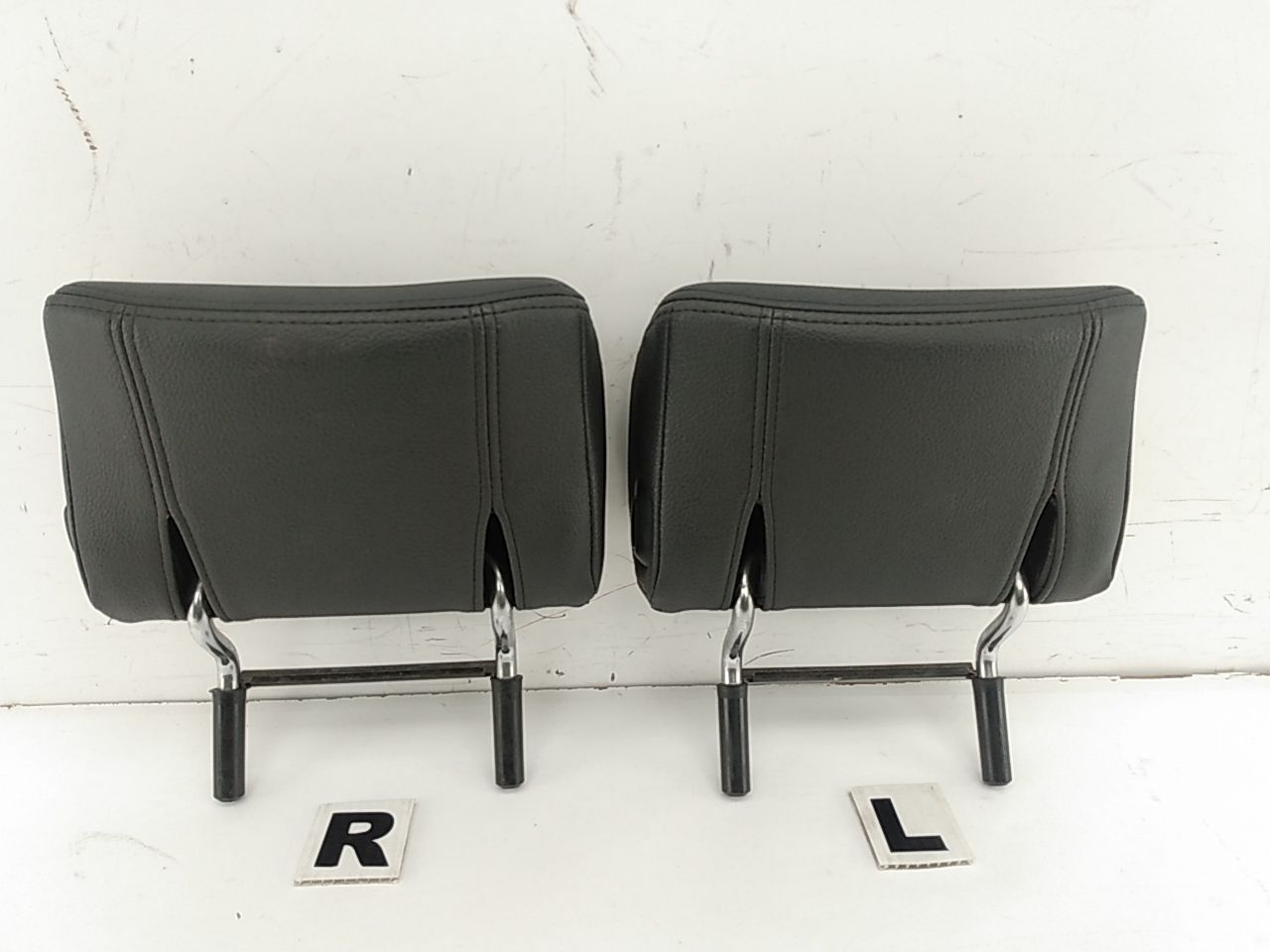Saab 9-5 Pair Of Rear Seat Headrests - 0