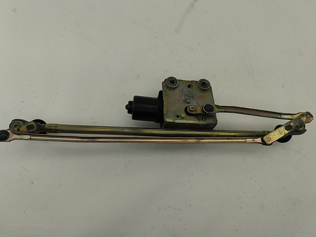 Saab 9-5 Front Windshield Wiper Transmission and Motor - 0