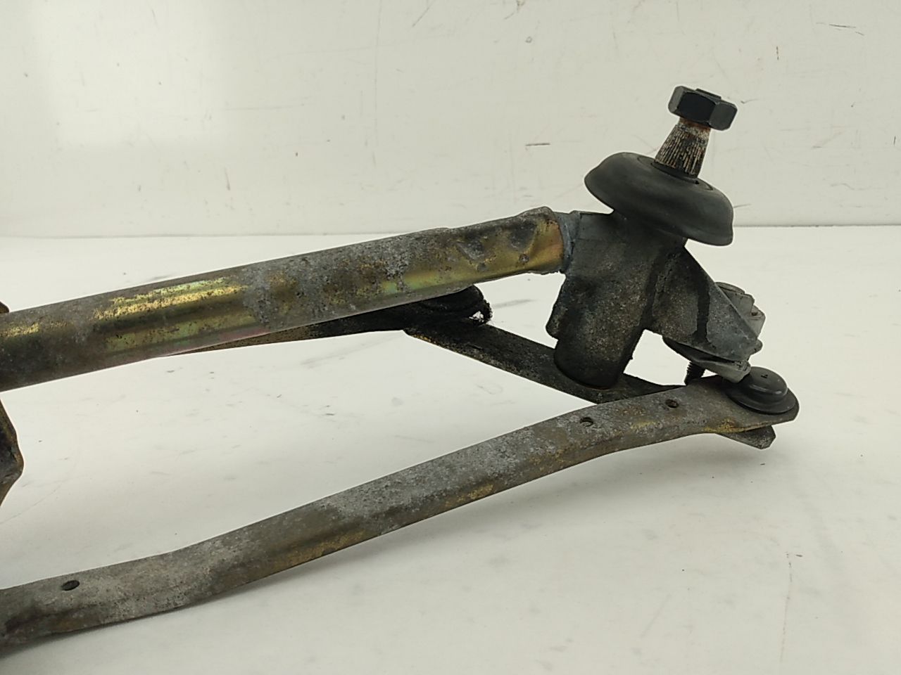 Saab 9-5 Front Windshield Wiper Transmission and Motor