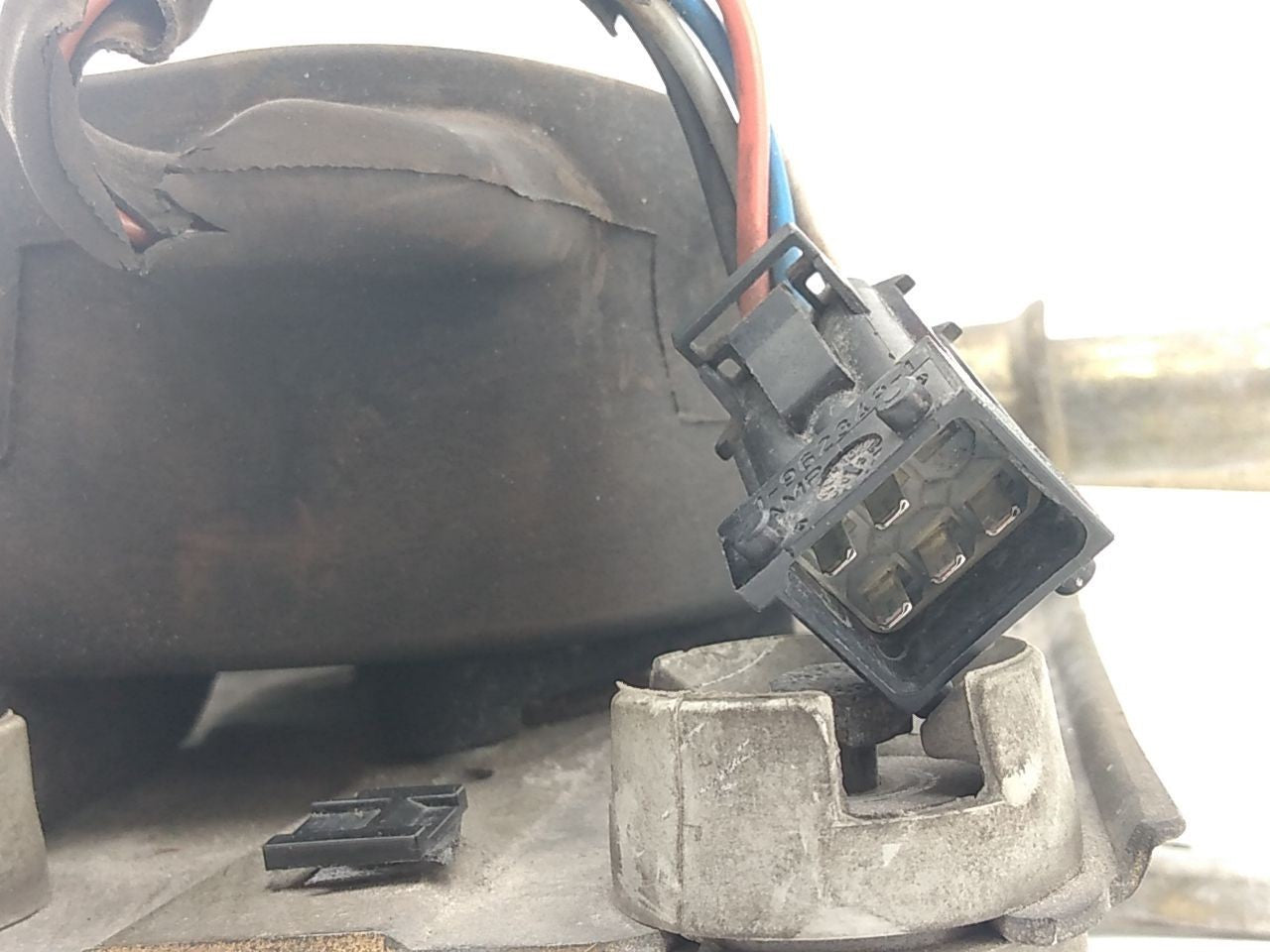 Saab 9-5 Front Windshield Wiper Transmission and Motor