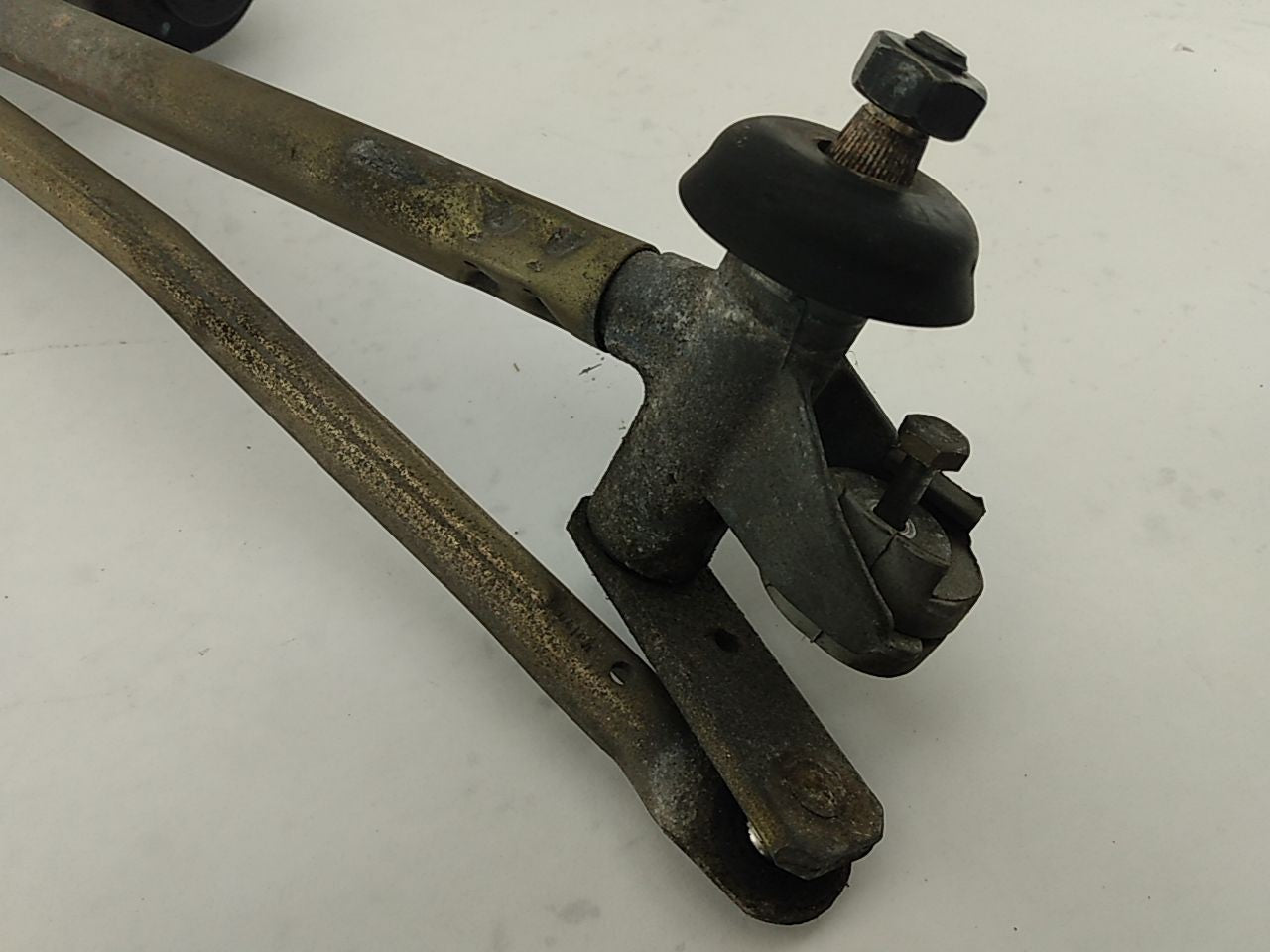 Saab 9-5 Front Windshield Wiper Transmission and Motor