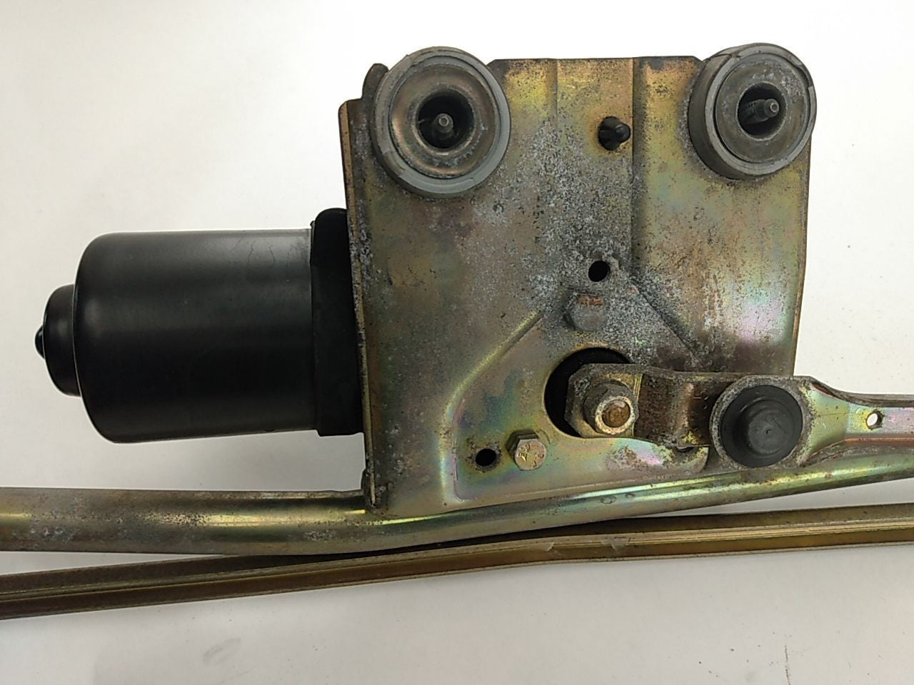 Saab 9-5 Front Windshield Wiper Transmission and Motor