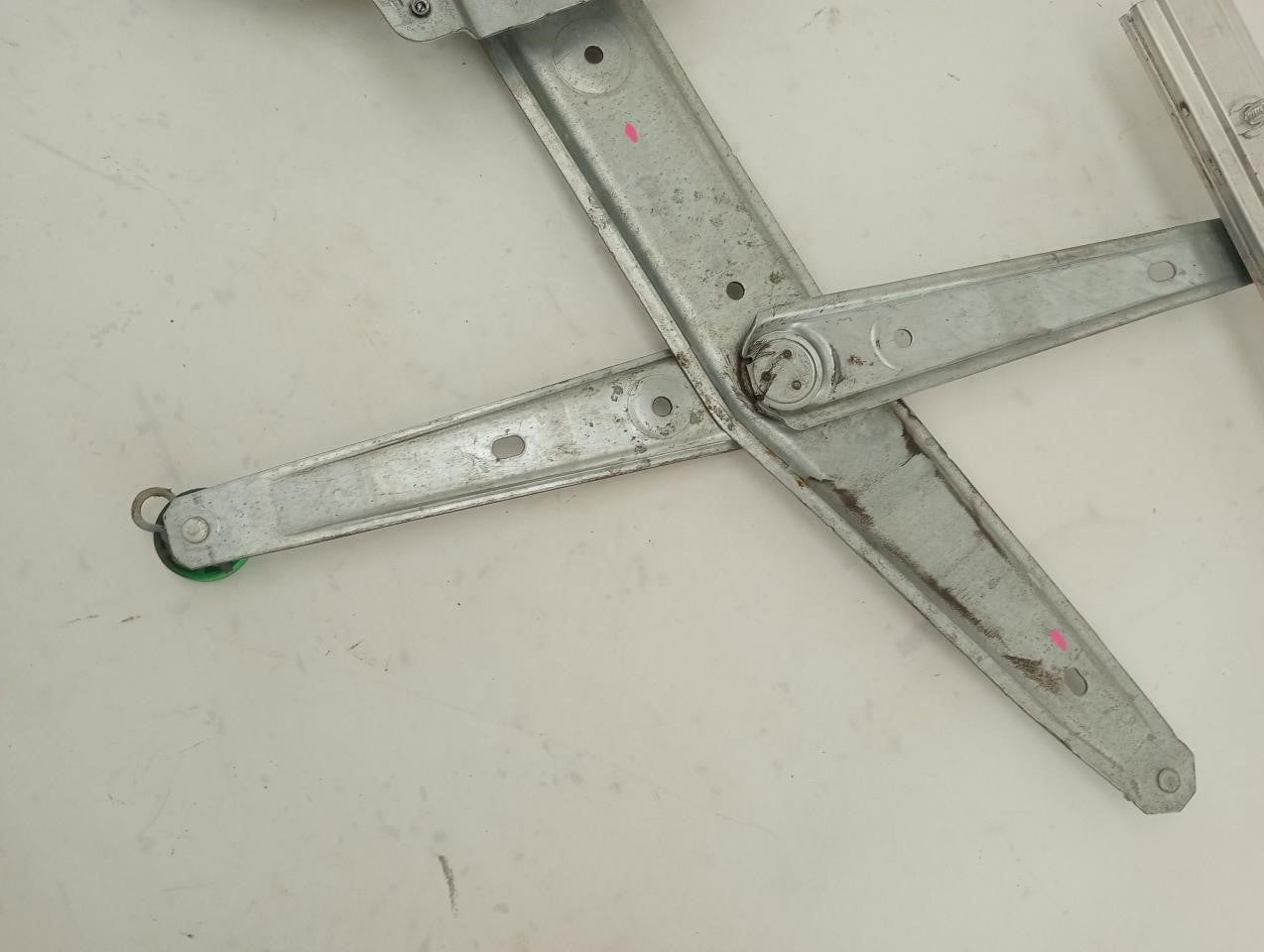Saab 9-5 Passenger Right Front Door Window Regulator