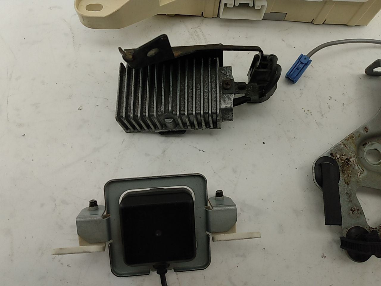 Lexus SC430 Set Of 7 Control Modules & Sensors
