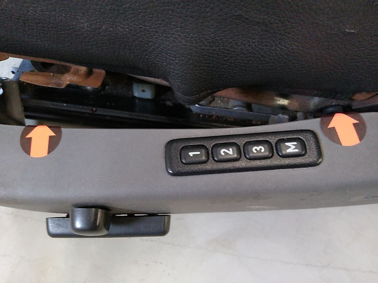 Saab 9-5 Pair Of Front Power Seats