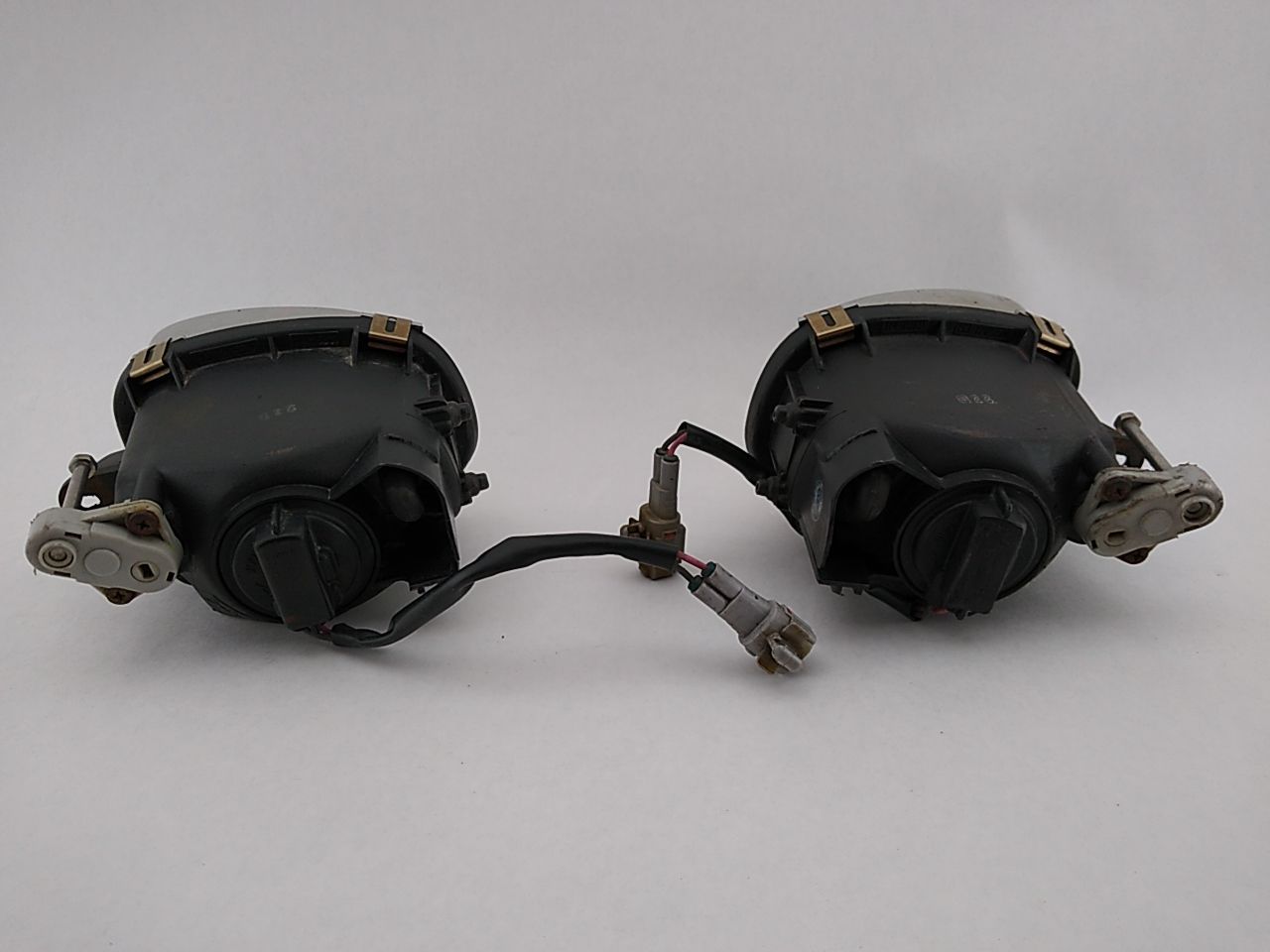Lexus SC430 Pair Of Front Bumper Fog Lamps - 0