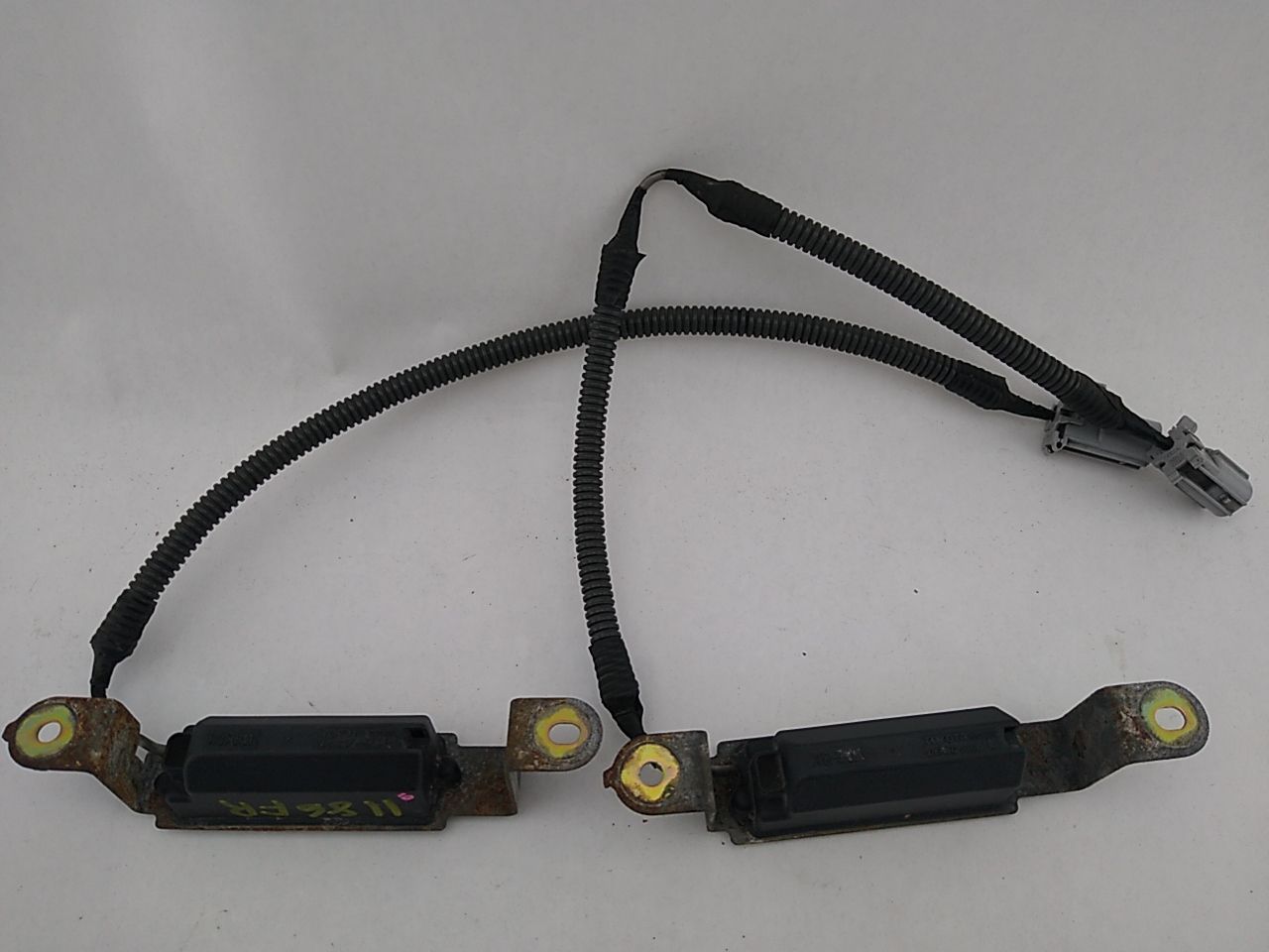 Lexus SC430 Pair Of Front Tire Pressure Antenna Sensor - 0