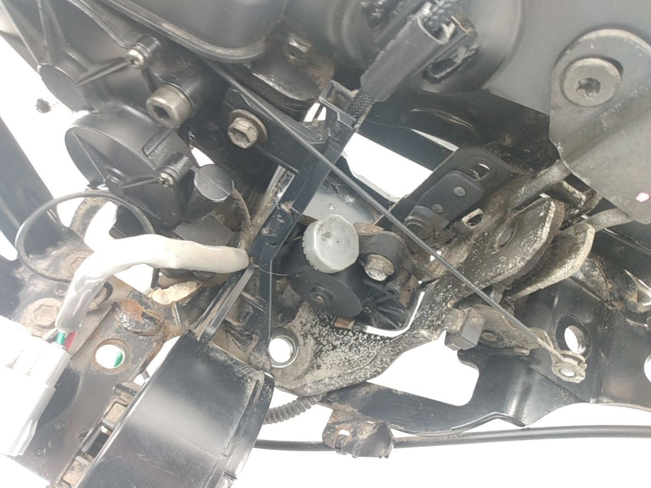 Lexus SC430 Driver Left Rear Top Lift Hinge With Motor
