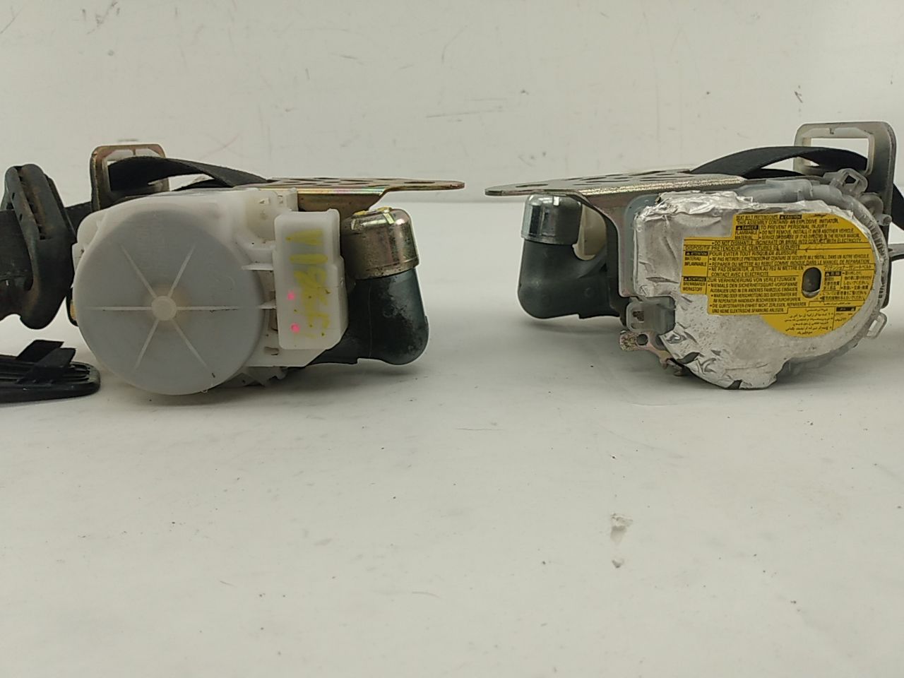 Lexus SC430 Pair Of Front Seat Belt Retractors