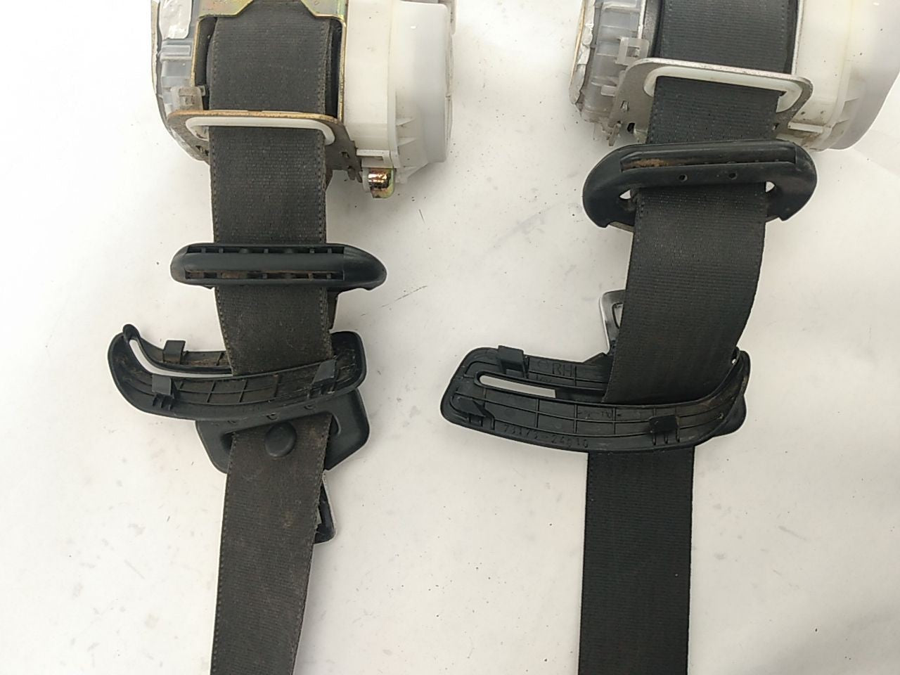 Lexus SC430 Pair Of Front Seat Belt Retractors
