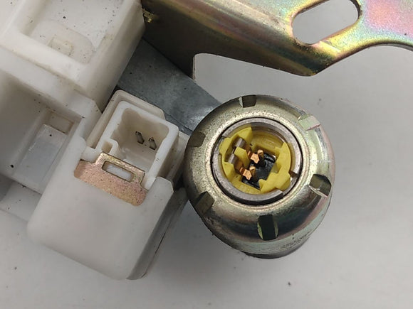 Lexus SC430 Pair Of Front Seat Belt Retractors