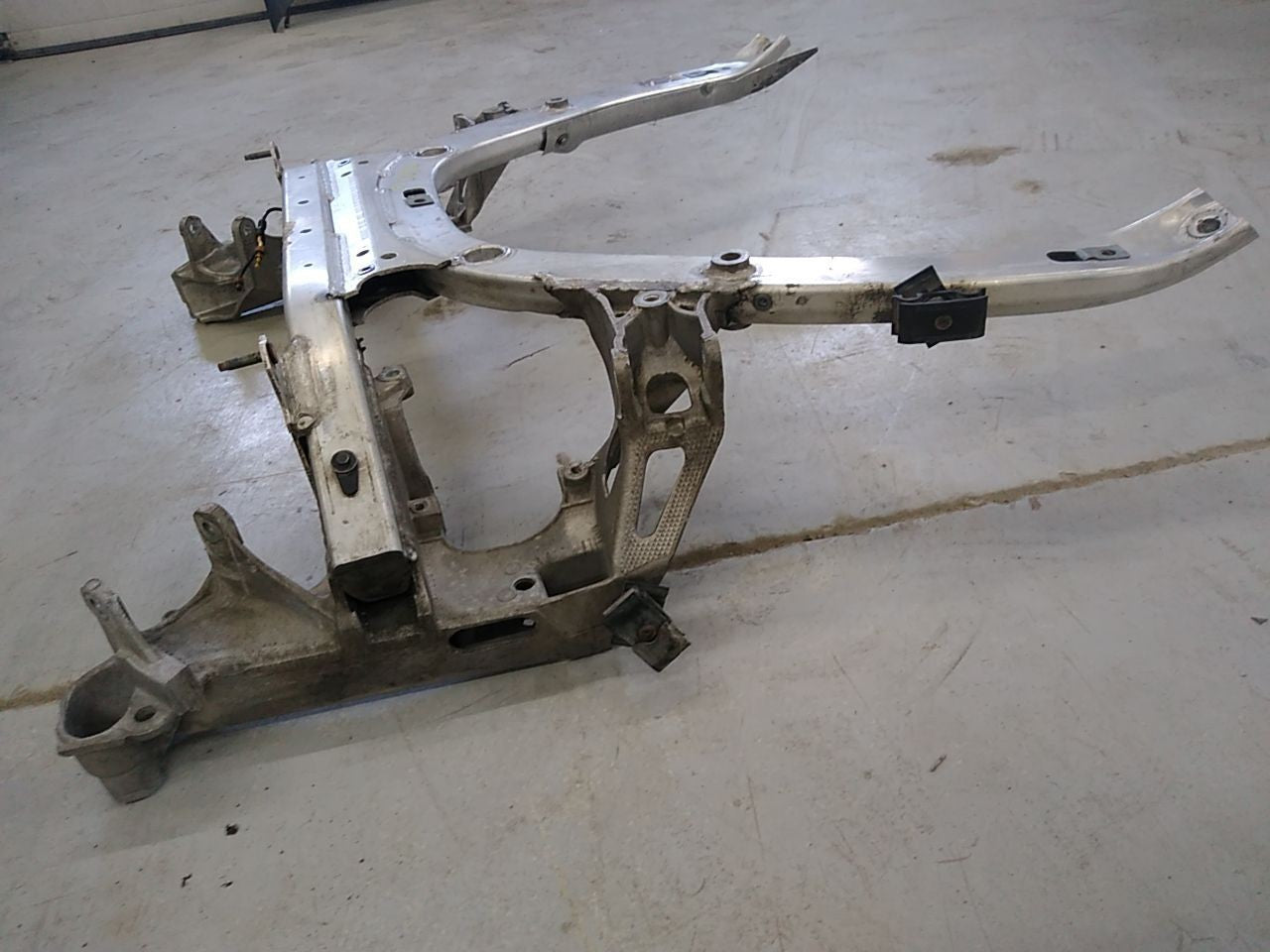 BMW 650i Front Crossmember Subframe