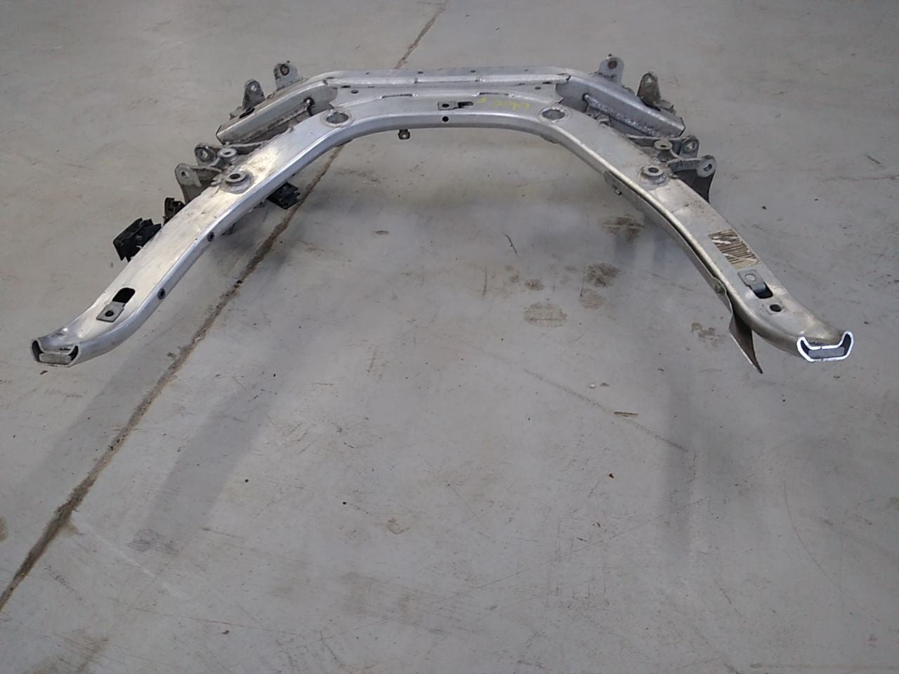 BMW 650i Front Crossmember Subframe