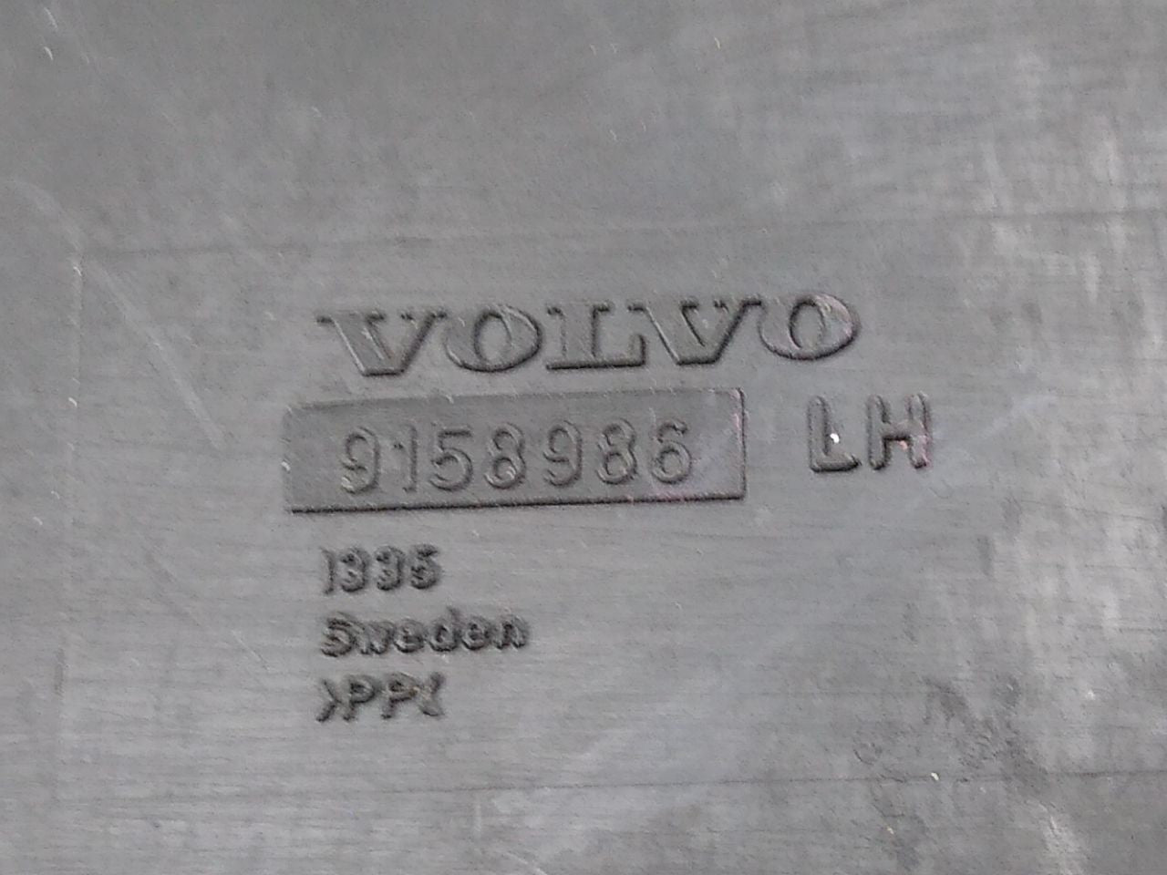 Volvo 850 Pair Of Rear Quarter Panel Inner Trim Fillers