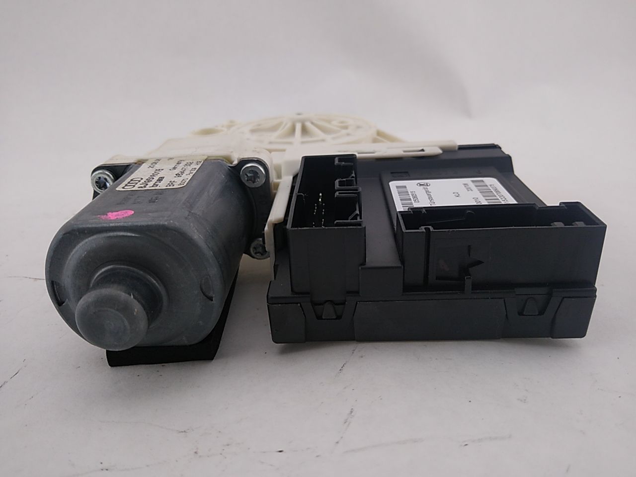 Audi TT Driver Left Front Power Window Motor
