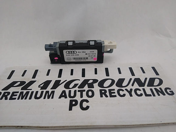 Audi TT Antenna Amplifier Booster Module