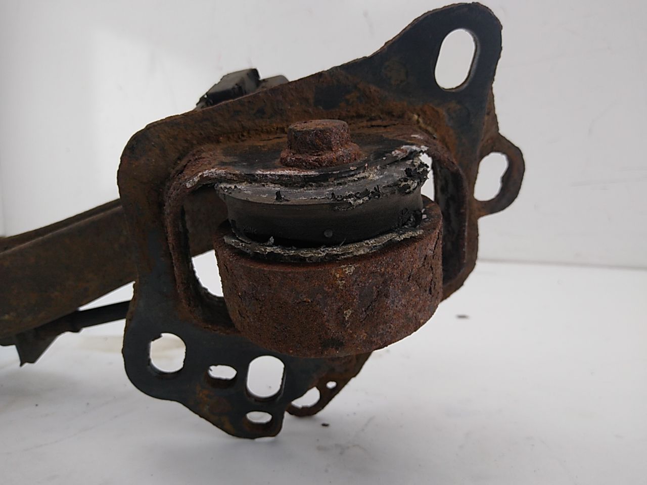 Saab 9-5 Driver Left Rear Spindle Knuckle Hub