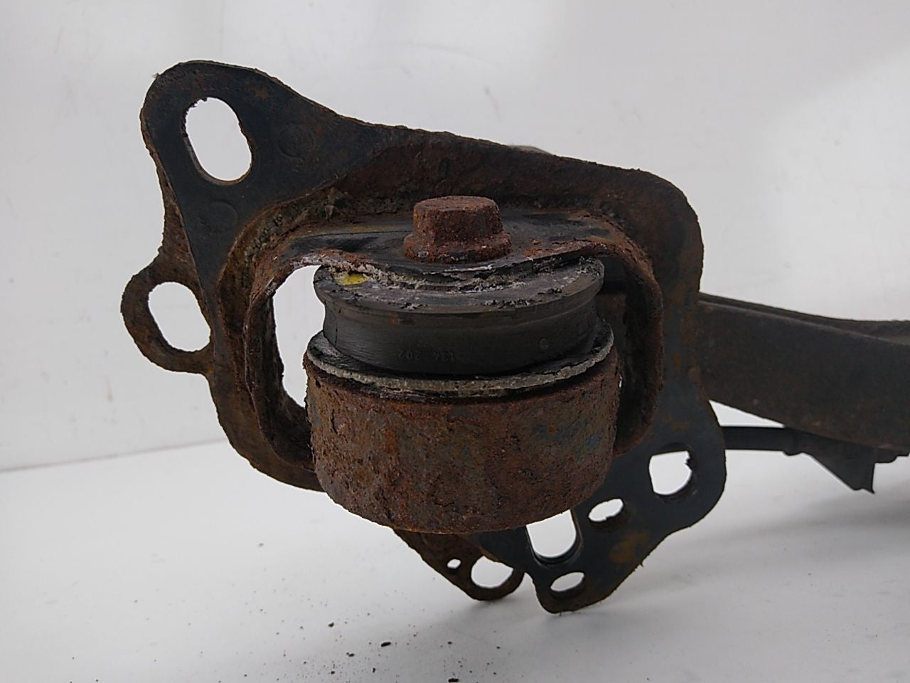 Saab 9-5 Passenger Right Rear Spindle Knuckle Hub
