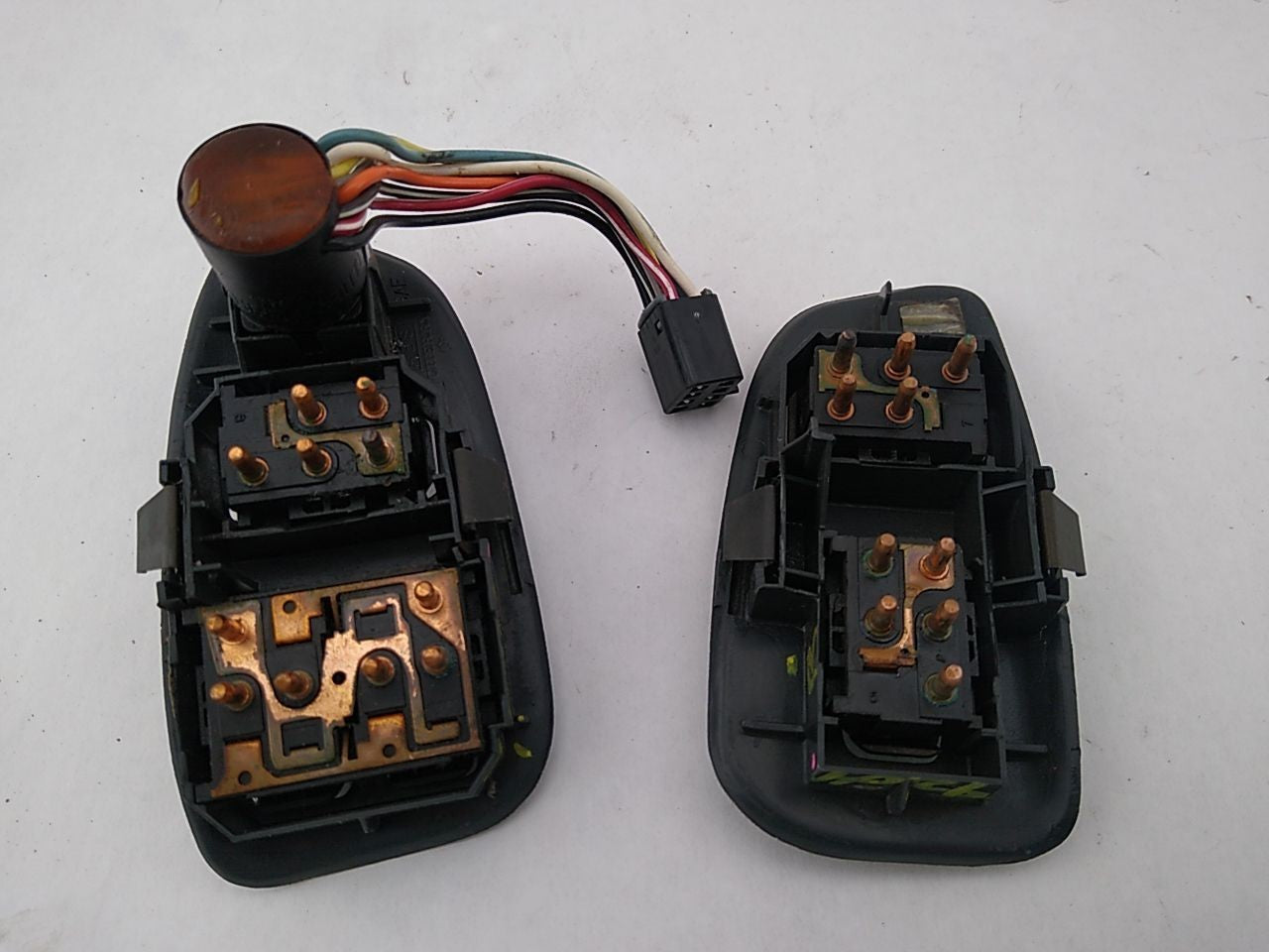 Chevrolet Camaro Pair Of Front Door Window Control Switches