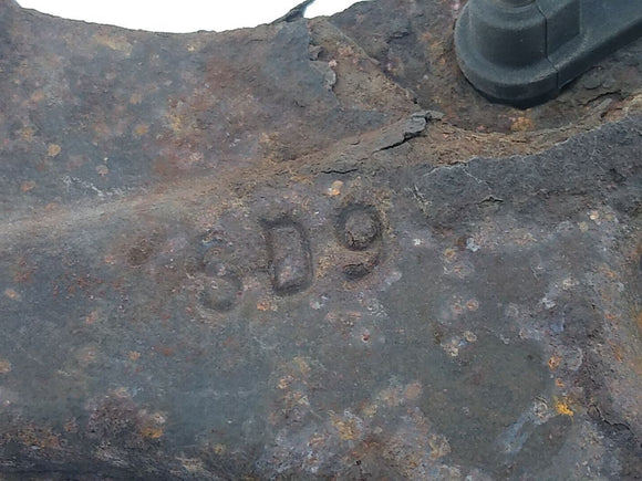 Dodge Charger Driver Left Front Spindle Knuckle Hub