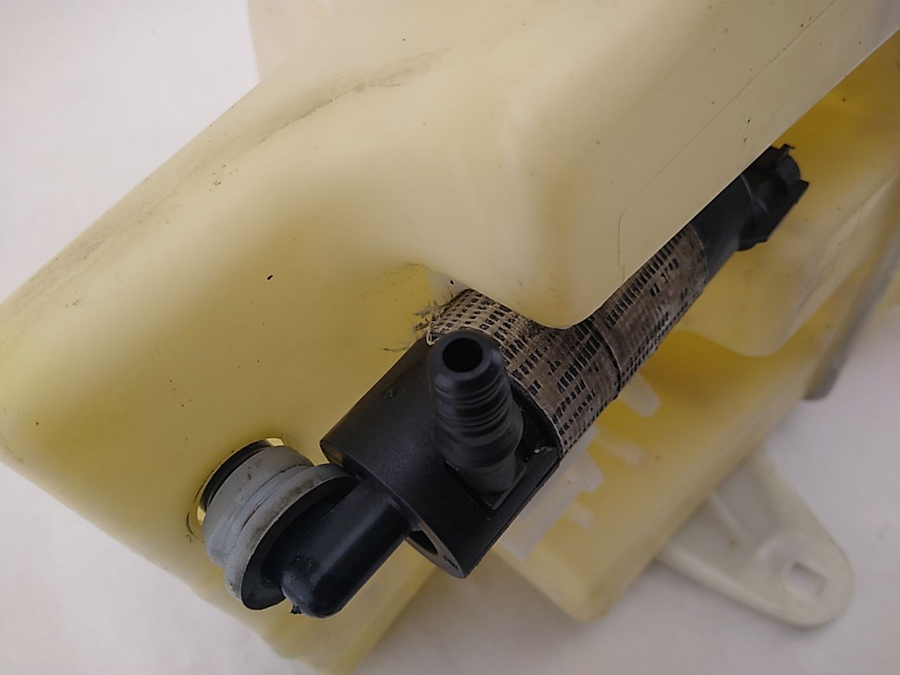 Saab 9-3 Windshield Washer Reservoir