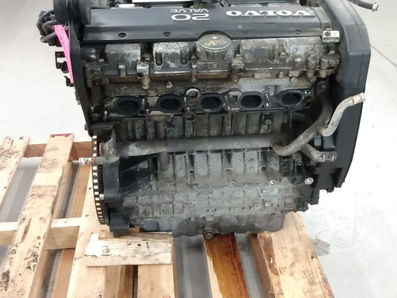 Volvo 850 Engine Assembly