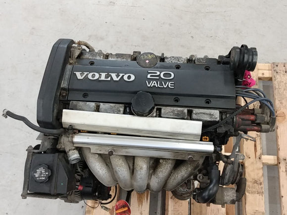 Volvo 850 Engine Assembly