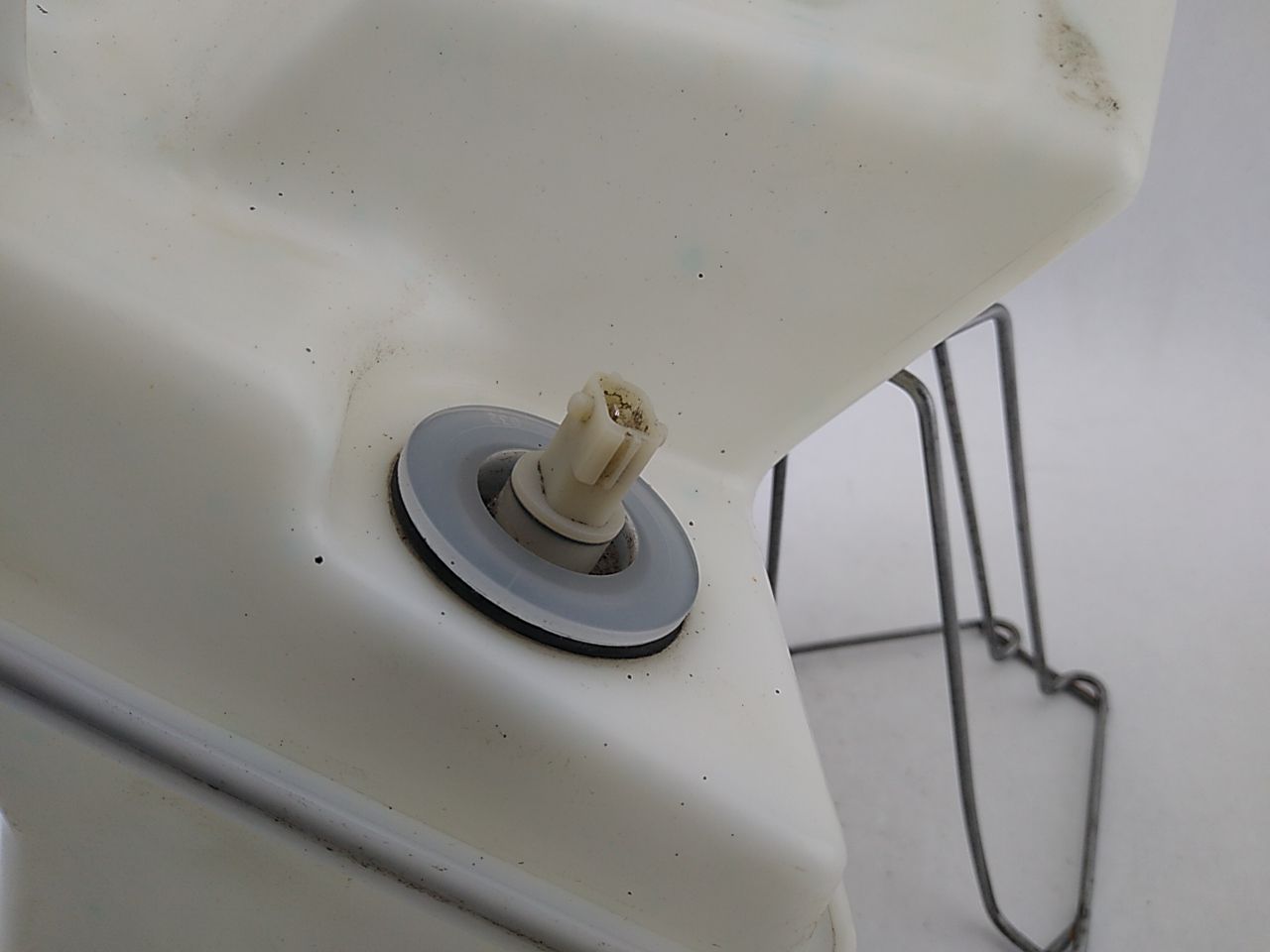 Saab 9-3 Windshield Washer Reservoir