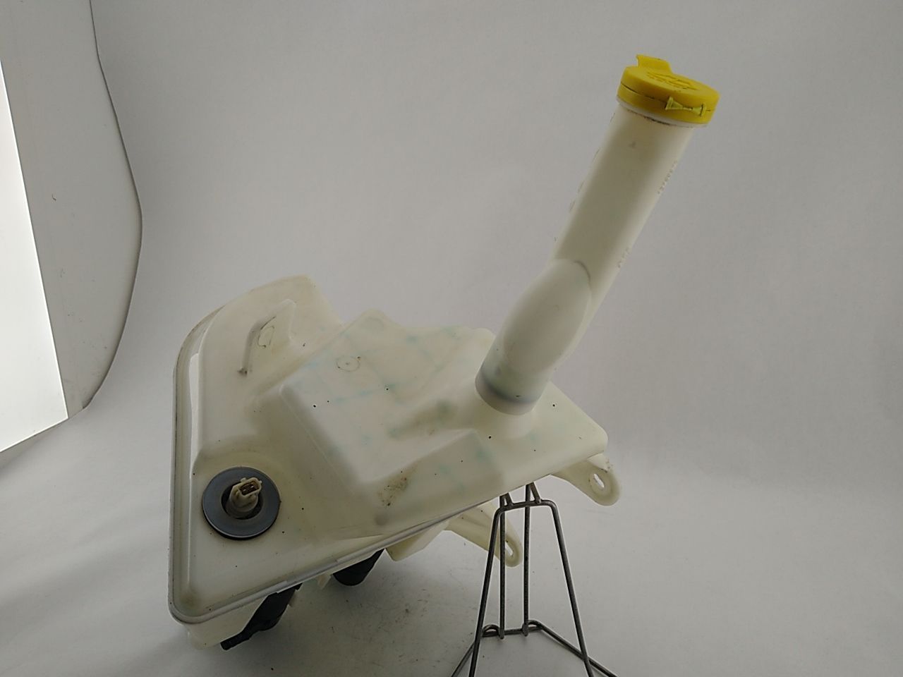 Saab 9-3 Windshield Washer Reservoir